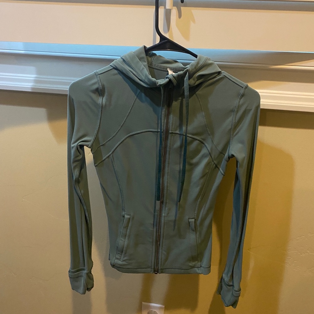 Lululemon hooded define jacket with mesh vent, regular length